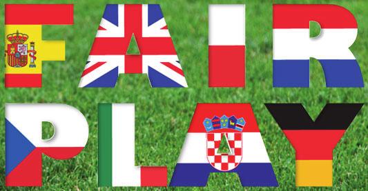 Materiaáy do kampanii FAIR PLAY, przygotowane w jċzyku polskim, ukraiĕskim, angielskim, rosyjskim, niemieckim i hiszpaĕskim (6000 pakietów edukacyjnych zawierających prezerwatywċ, 2000