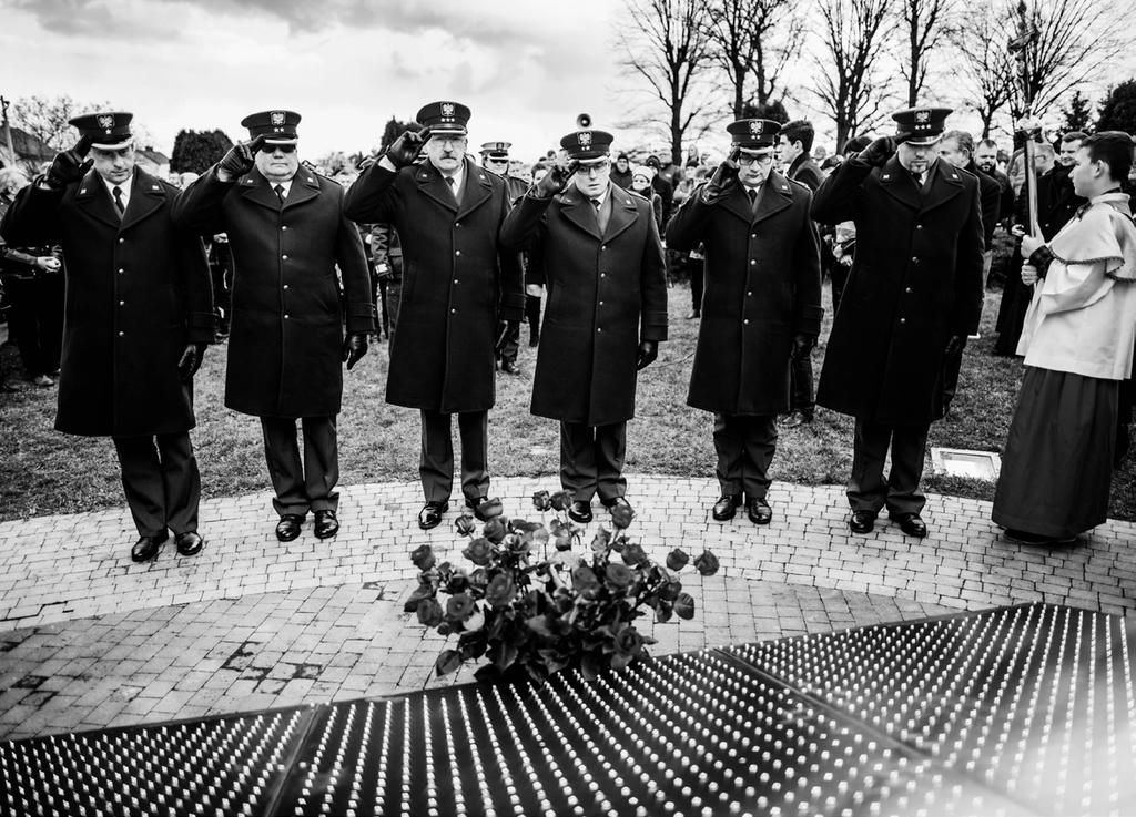 Często ofiary wypadków są pozostawione same sobie, bez wsparcia i pomocy.