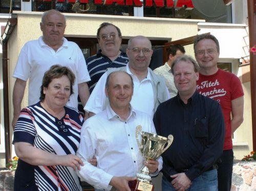 VI Bridge Forest Trophy Turniej druŝynowy Kościerzyna, 17-19.05.2013, (16 druŝyn) 1. D Hocheker, M Cichocki, R Kierznowski, K Pikus (i 2 Holendrów) XXXIV Mityng Błękitna Wstęga Odry Wrocław 24-26.04.