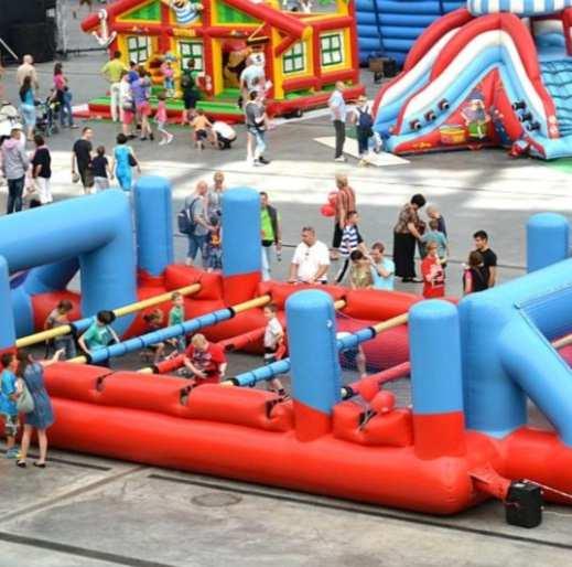 gladiatorów, - byk rodeo, - bungee run, - body