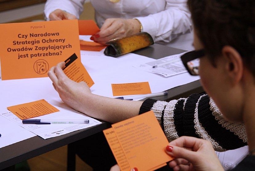 Debaty obywatelskie Polska Przyjazna Pszczołom 12 idea przebieg narzędzie uczestnicy wyniki komentarze podsumowanie 13 Narzędzie Gra dyskusyjna umożliwia dyskusję osobom o różnym poziomie wiedzy,