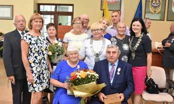 Opoczki złożyli swoją przysięgę małżeńską. 50 lat później, z rąk wójt gminy Świdnica odebrali medale prezydenta RP za długoletnie pożycie małżeńskie.