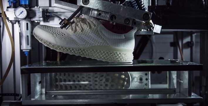 Automatyzacja i uberyzacja pracy o Adidas otwiera półzautomatyzowaną fabrykę w Atlancie o 160