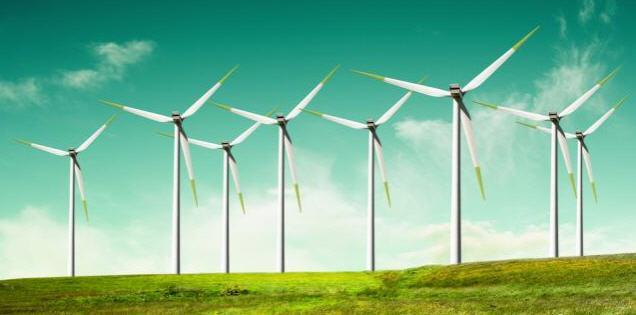 Energetyka wiatrowa w Polsce i na świecie Pierwszy wiatrak w Polsce postawiono w 1991 roku przy istniejącej już Elektrowni Wodnej w Żarnowcu. Dziś wiatraków mamy niemal 900.