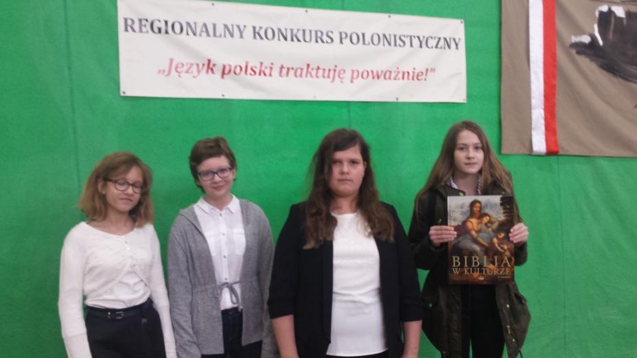 Regionalny konkurs Język polski traktuję poważnie! Na zdjęciu laureatki konkursu Język polski traktuję poważnie!