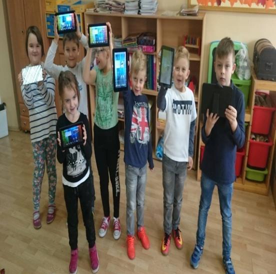 MISTRZOWIE KODOWANIA Projekt edukacyjny mający na celu upowszechnienie nauki programowania uczniów szkół podstawowych z całej Polski.