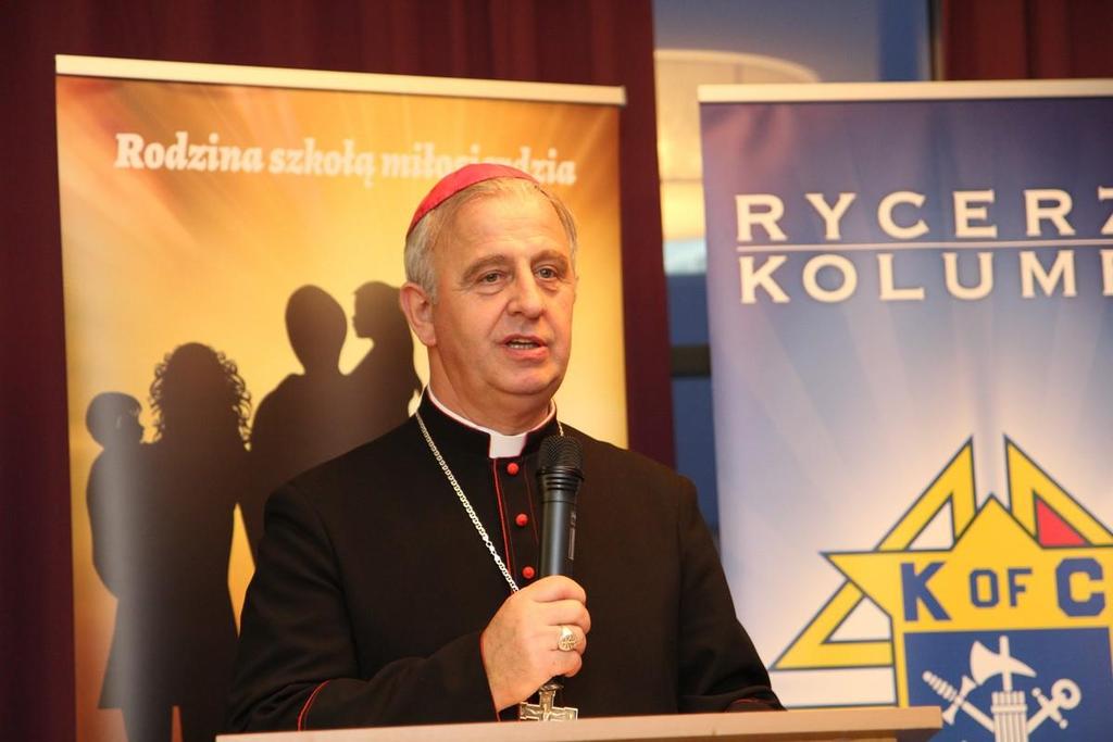 Ks. Biskup Jan Piotrowski wygłosił Homilie podczas uroczystej Mszy Świętej W dniach 19 20 maja 2017 roku w Rzeszowie odbyła się VII Konwencja Stanowa Zakonu Rycerzy Kolumba Jurysdykcji Polskiej.