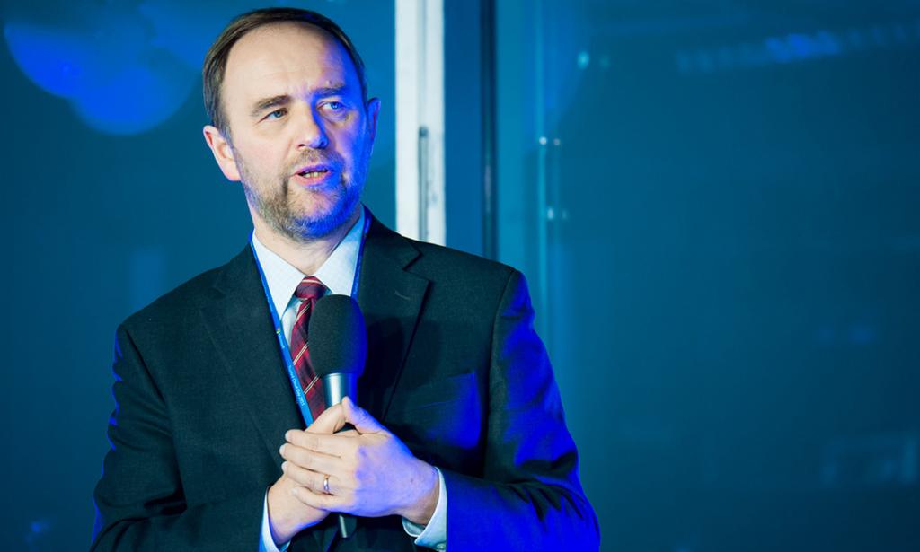 Chmura obliczeniowa jest już rozpoznana jako technologia oraz źródło oszczędności dla firm. Potrzeba tylko jej osadzenia w istniejących ramach organizacyjnych i prawnych.
