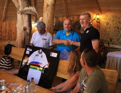 Tohtoročné akcie v skratke: Okolo Tatier - netradične novou trasou. Nakoľko cesta do Oravíc bola v rekonštrukcii, využili sme cyklotrasu z Trstenej.