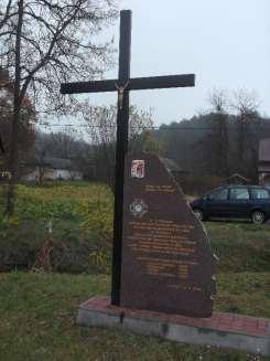 Monografia rzymskokatolickiej parafii św. Anny Matki Najświętszej Marii Panny w Tuczępach, 57 Grabowcu Franciszkowi Krakiewiczowi. 4.17. Pomnik dziękczynny dla strażaków, 28.04.