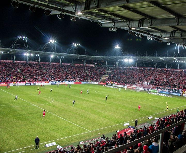WSTĘP Szanowni Państwo, Wychodząc naprzeciw Państwa oczekiwaniom przygotowaliśmy specjalną ofertę Sponsor meczu.