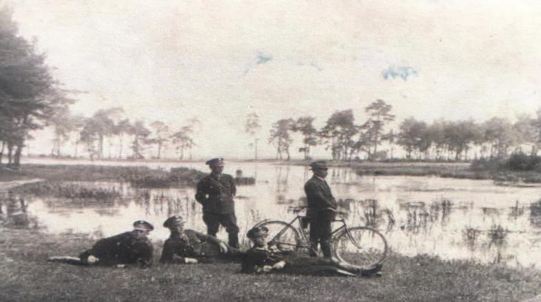 Wola Niemiecka 1918r. Wrześniowe dni i pożegnanie z ojcem wspomina w swoim dzienniku piętnastoletnia wówczas Wanda Kozińska, córka Stanisława: 1 IX 1939 r.