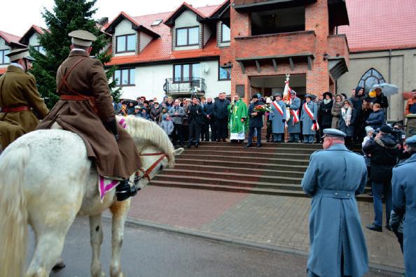 Piknik patriotyczny w Wielkim Klinczu Wielki Klincz kolejny raz gościł II Szwadron Szwoleżerów Rokitniańskich, którzy uświetnili 98 rocznicę wkroczenia armii generała Hallera na teren Kaszub,