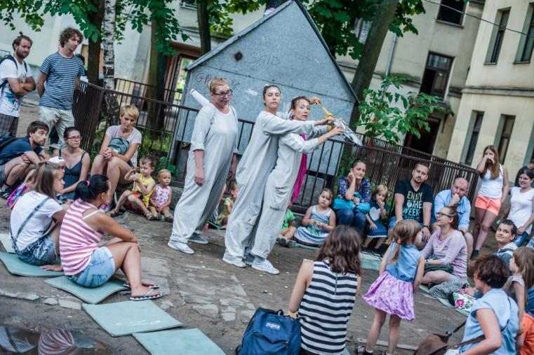 Warszawy Praska Dorożka Teatralna to unikatowy, mobilny teatr, z którym w