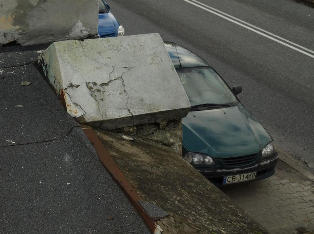 Fot. 30 Dawna Oberża, mur ogrodzeniowy północny