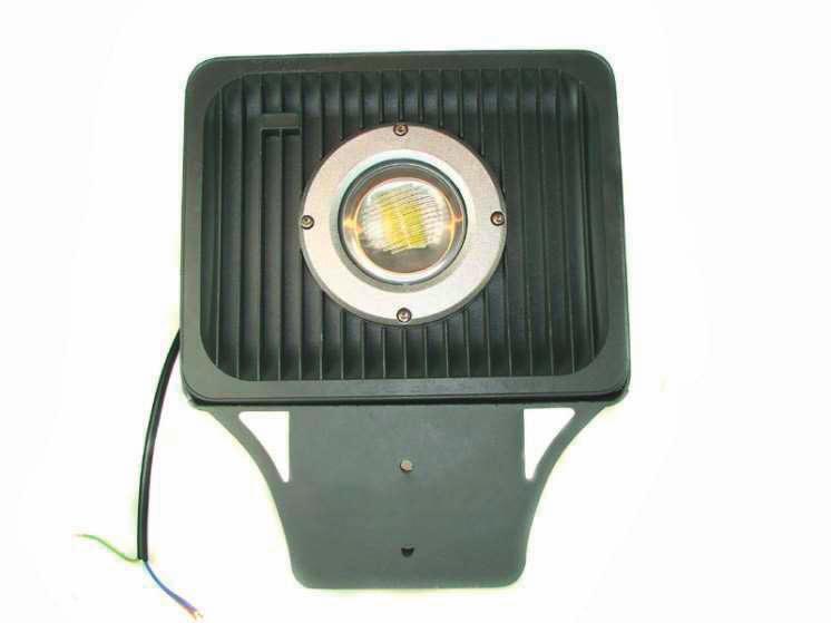 WHEEL LAMPA ULICZNA LED CZ: LED pouliní lampa/ SK:LED pouliné lampy/ EN: LED street lamp A B A A 009011 WHEEL WHEEL LED LED LED 30 30 W 30 W W 2100 2100 2100 lm lm lm >0,6 >0,6 >0,6 3000 3000 3000 K