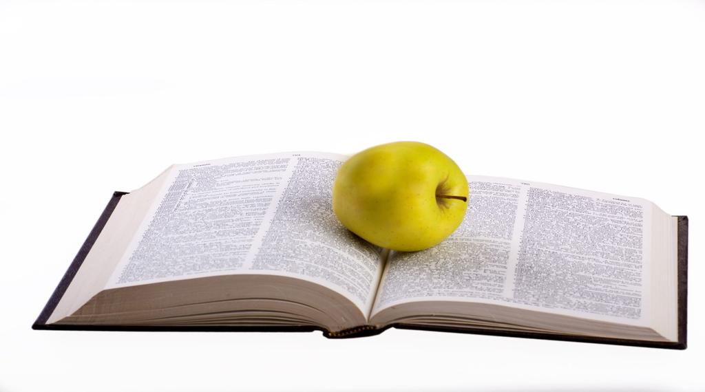 Pozabudżetowe źródła finansowania Str. 14 PROGRAM ROZWOJU BIBLIOTEK Od 2010 r. 53 biblioteki z województwa małopolskiego uczestniczą w Programie Rozwoju Bibliotek, w 2011 r.