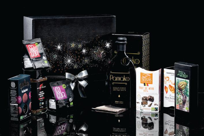 GOLD CHRISTMAS PREMIUM Oliwa PAMAKO MONOVARIETAL 500 ml BIO BOX Zestaw czarnych Herbat Black selection 40g Kawa Rozpuszczalna Fair Trade BIO 100g Belgijskie czekoladki gorzka czekolada 82%