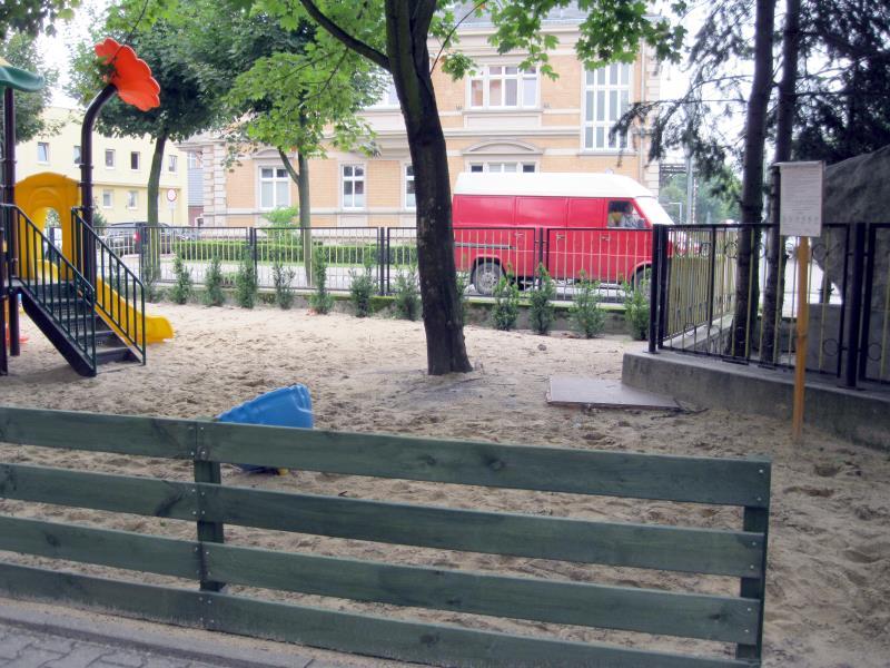 szkoły korzystały z hali sportowej, 19 szkół realizowało zajęcia wychowania fizycznego na basenie, 6 szkół korzystało z boisk/stadionów sportowych, należących do innych właścicieli.