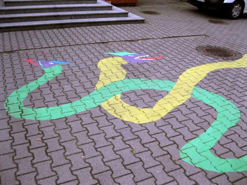 Fot. nr 12, 13, 14, 15 Plac szkolny przy Szkole Podstawowej nr 2