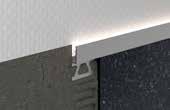 Można wykonać dzięki niemu pośrednie oświetlenie prowadzące z krawędzi profilu poprzez sąsiadujące materiały aż do sufitu lub zastosować do oświetlenia cokołu.