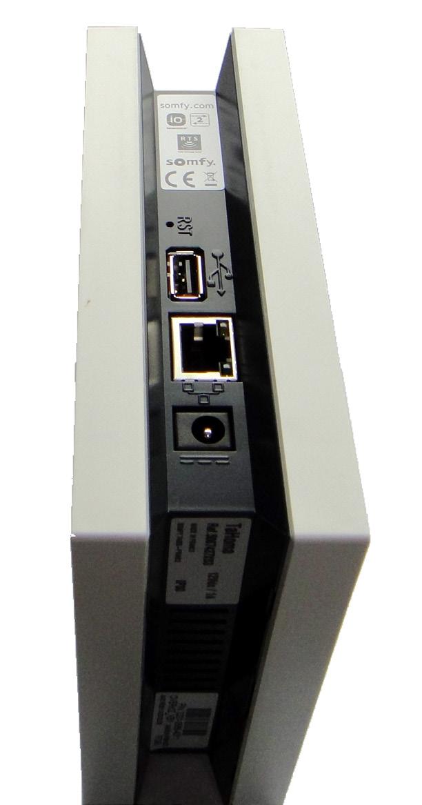 Lampka sygnalizująca stan trybu* Gniazdo Ethernet Gniazdo zasilacza