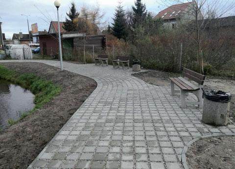 Całkowity koszt przedsięwzięcia 54 550 zł. Budowa i remont dróg - stopniowo realizowane są prace związane z nawierzchnią poszczególnych dróg w Gminie Kosakowo.