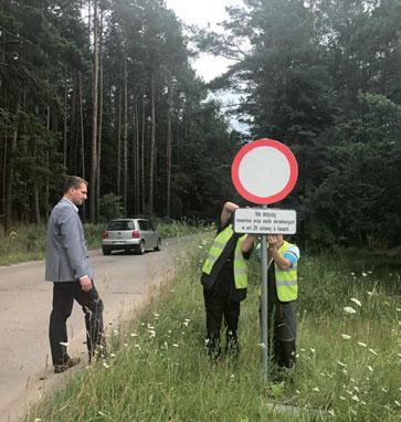 lub oferowaną bardzo wysoką ceną). W Mostach utwardzono ulice Łąkową (koszt 65 900 zł) i Spacerową (79 000 zł), w Pogórzu ul.