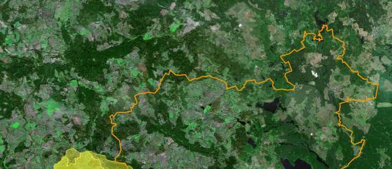 Rysunek 27. Drawski Park Krajobrazowy na tle Powiatu Szczecineckiego. Obszary Chronionego Krajobrazu 21 Źródło: www.geoserwis.gdos.gov.