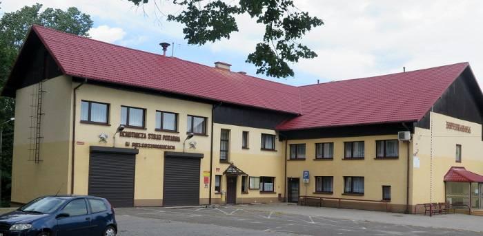 Na budynku Ochotniczej Straży Pożarnej w Pielgrzymowicach wymienione zostało pokrycie dachowe o powierzchni 850 m2.