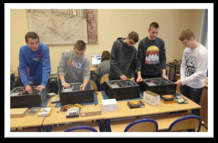 TECHNIK INFORMATYK KWALIFIKACJE EE.08 Montaż i eksploatacja systemów komputerowych, urządzeń peryferyjnych i sieci EE.