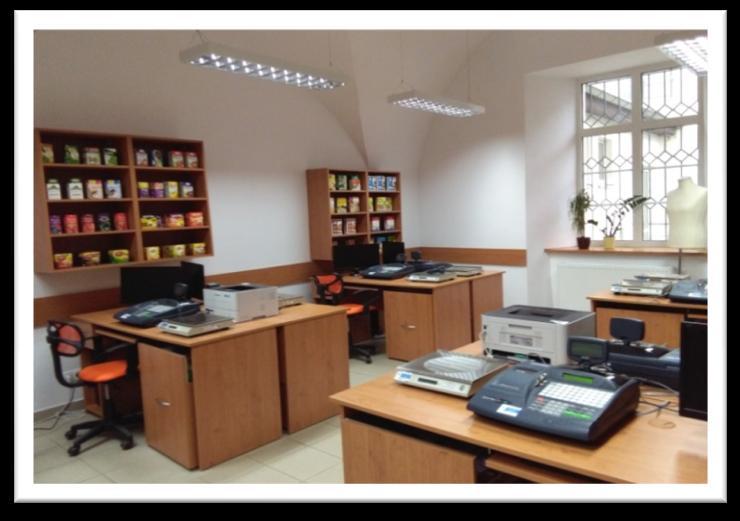 INFORMATYCZNA PRACOWNIA FIZYCZNA PRACOWNIA HANDLOWA