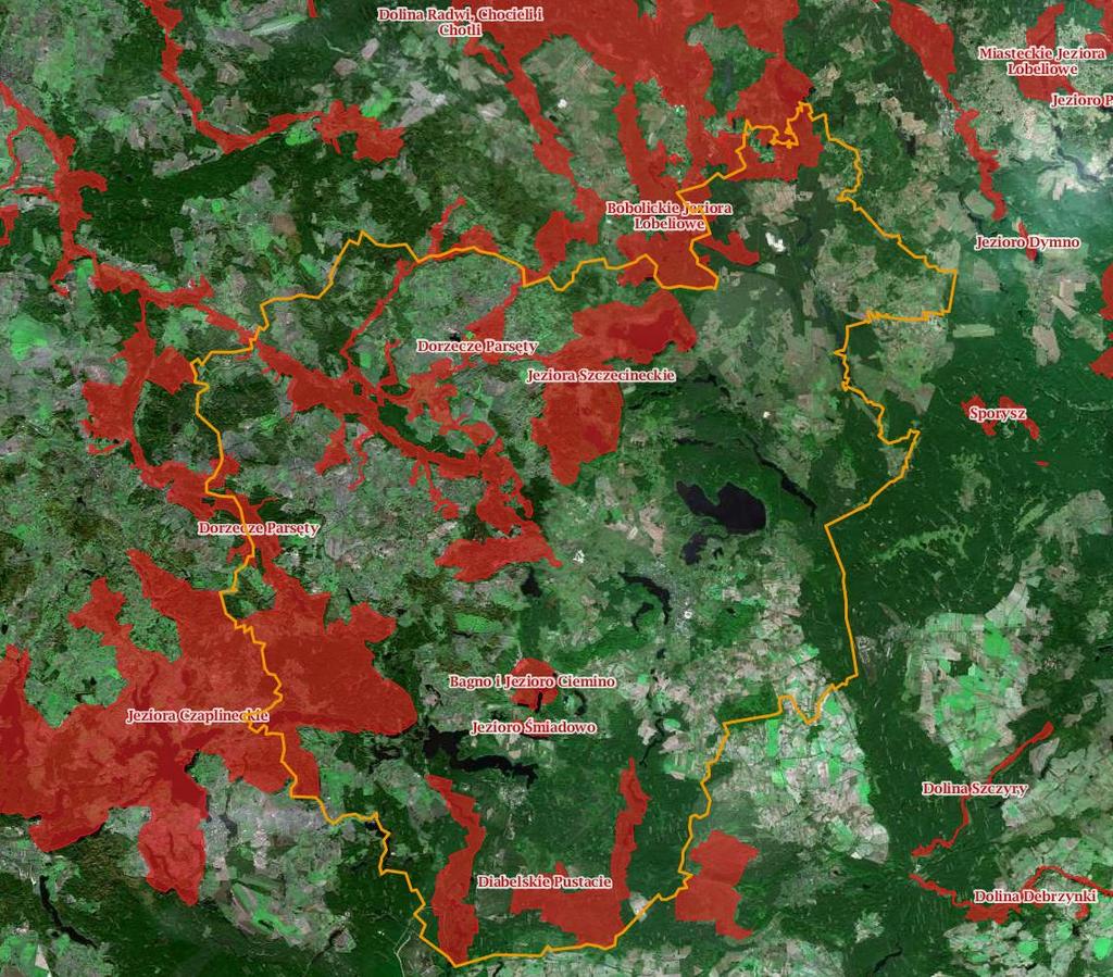 Rysunek 19. Obszary siedliskowe Natura 2000 na tle Powiatu Szczecineckiego. Źródło: www.geoserwis.gdos.gov.