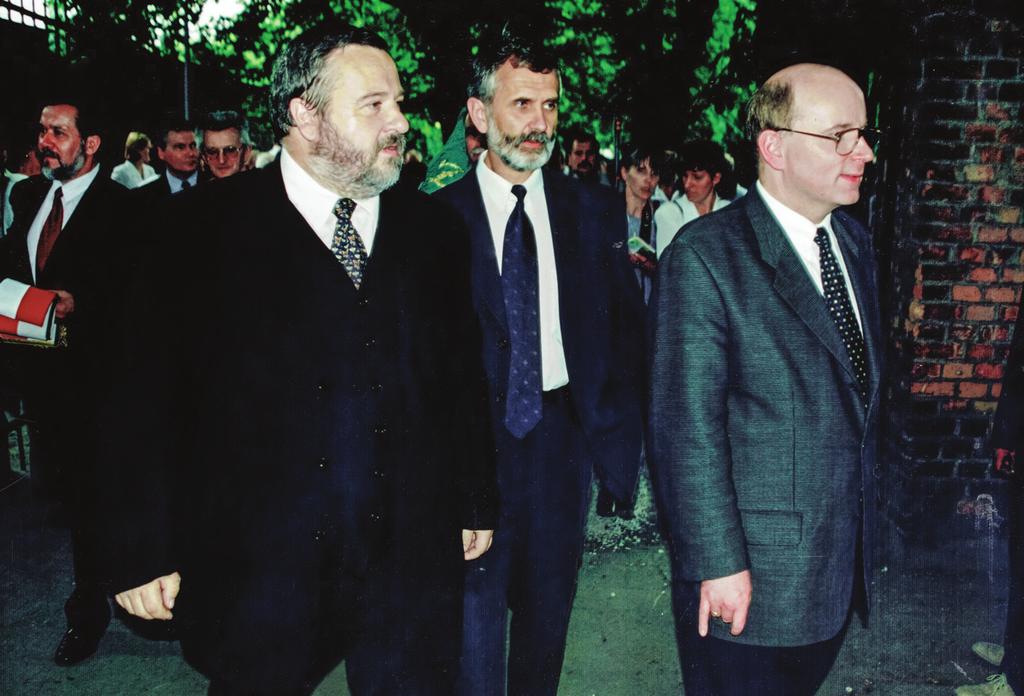 Za stołem prezydialnym Andrzej Wojtyła, Ireneusz Niewiarowski, Piotr Buczkowski, Marian Poślednik