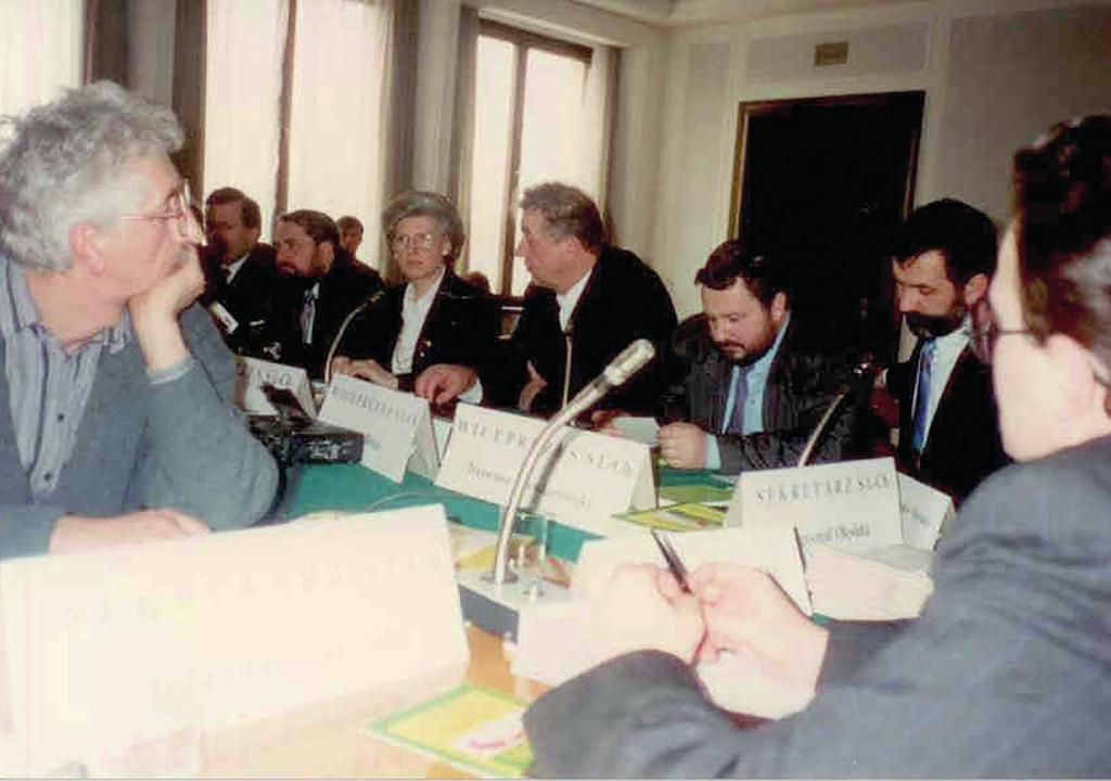 Ilustracje Spotkanie premier Hanny Suchockiej z Krajową Radą Polityczną SLCh, 12.03.1993 r.