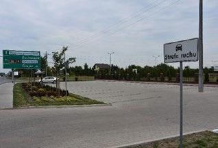 2, wykonano górną warstwę podbudowy z kamienia łamanego 0/31.5 o grubości 5 cm 1221 m 2 a także ustawiono krawężniki 15x30 cm 124 m.b. Nazwa projektu: Przebudowa fragmentu ul.