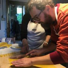 W ojczyźnie Parmigiano Reggiano Dziennikarzom z redakcji National Geographic Traveler i Elle Man,