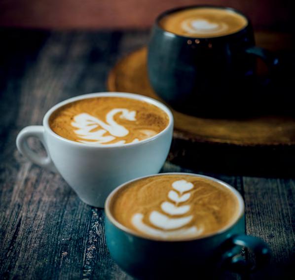 FIT LATTE Krok 1. Zaparz podwójne espresso w filiżance o pojemności 12oz Krok 2. Dodaj jedną porcję dowolnego syropu DaVinci bez cukru Krok 3.