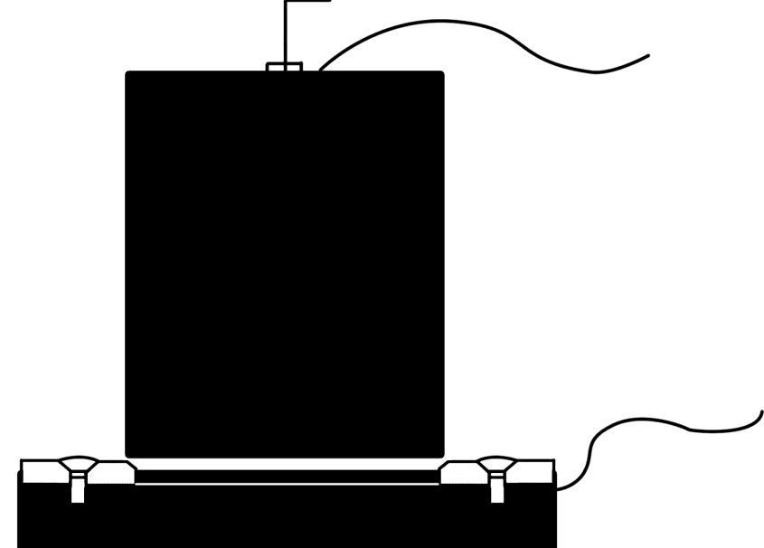 Do mostka (-) Elektroda napięciowa Próbka badanego materiału Przekładka izolująca Do mostka (+) Elektroda napięciowa Rys. 8.