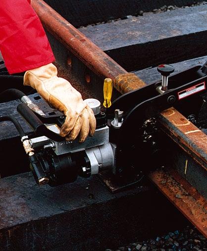NARZĘDZIA HYDRAULICZNE DO PRAC TOROWYCH WIERTARKA DO SZYN Wiertarki kolejowe RD12 przeznaczone są do szybkiego i precyzyjnego wykonywania otworów w szynach kolejowych.