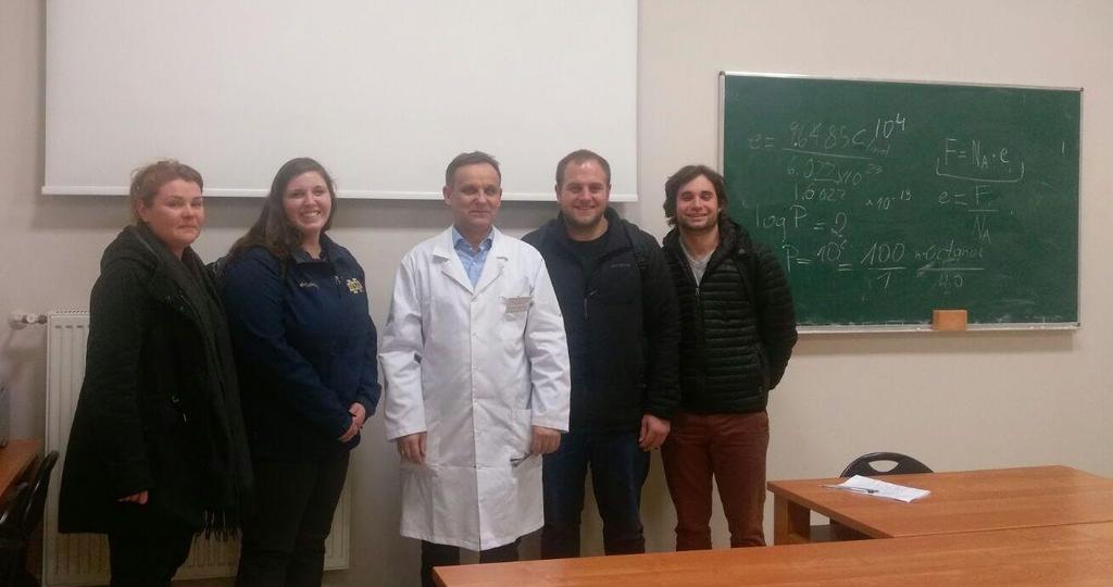 Wzorem lat ubiegłych kontynuowana jest współpraca z College of Pharmacy University of Kentucky, w ramach której kolejni studenci uczestniczą w wymianie pomiędzy uniwersytetami.