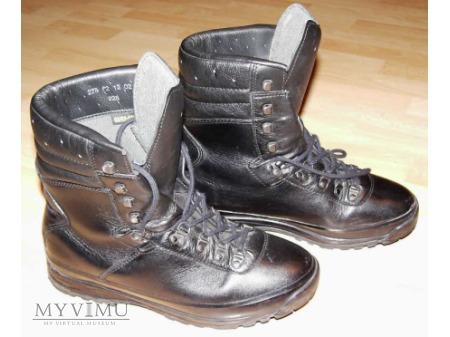 90-tych buty tzw