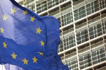 Normy europejskie EN ISO 20345 Kategoria Wymagania normy EN ISO 20345: SB Wymagania podstawowe dotyczące obuwia: odporność podnoska na uderzenie o energii 200 J i siłę zgniatającą 15 kn S1 S1P S2 S3