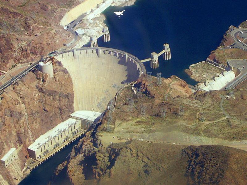 Zapora Hoovera Betonowa zapora wodna typu grawitacyjno-łukowego, zbudowana w Czarnym Kanionie na rzece Kolorado w Stanach Zjednoczonych, na granicy stanów Arizona i Nevada.