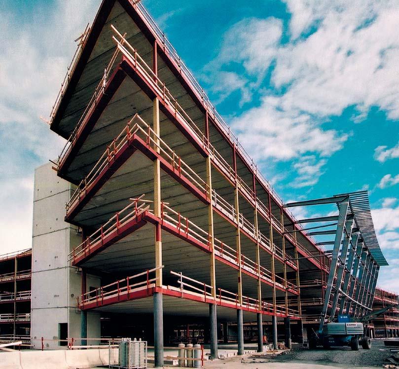 Zastosowanie prefabrykowanych elementów systemu CONSOLIS daje dużą swobodę w projektowaniu w pełni bezpiecznych i atrakcyjnych architektonicznie stadionów oraz hal widowiskowo-sportowych.