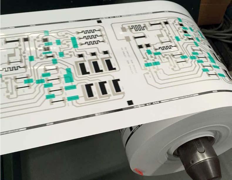 Drukowanie natryskowe (ink-jet) Rys. 7.13. Drukowana elektronika na papierze p_e: smart wyprodukowanym przez firmę Felix Scholler Źródło: http://www.felix-schoeller.