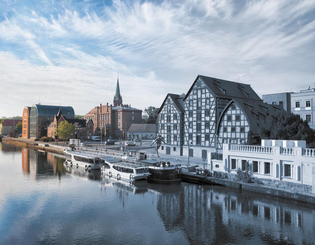 TRADYCJA I NOWOCZESNOŚĆ BYDGOSZCZ Spis treści O firmie 4 Trwałość i niezawodność 7 Bogata oferta 8 Biuro badawczo-rozwojowe 10 Innowacyjne