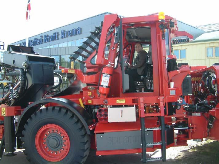 W trakcie drugiego tygodnia pobytu w Szwecji, równolegle ze stażem w kopalni, odbywała się konferencja EuroMineExpo 2012. Obaj stażyści, za zgodą IP wzięli w niej udział.