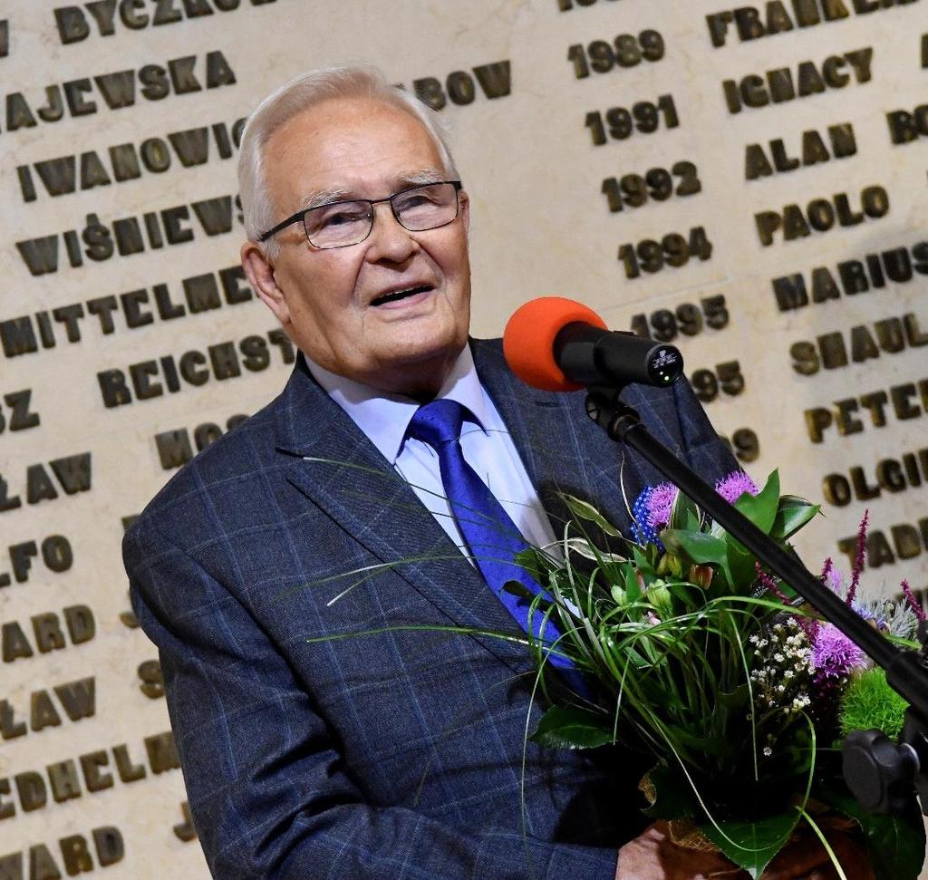 Aesculapius Gedanensis pierwszy Profesor Honorowy GUMed rektor AMG w latach 1999-2005 pierwszy dziekan Międzyuczelnianego Wydziału Biotechnologii UG i GUMed prof.