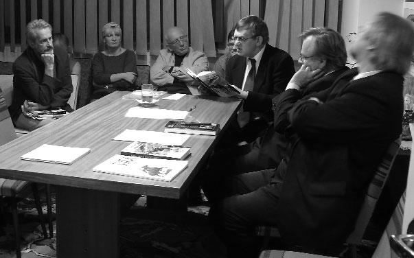 4 strona Nasza Rodnia grudzieƒ 2008 - To jest dzień zwycięstwa Alojzego Lyski (Tadeusz Kijonka pisarz). - Książka napisana prostymi słowami jak u wielkich pisarzy rosyjskich (Feliks Netz - pisarz).